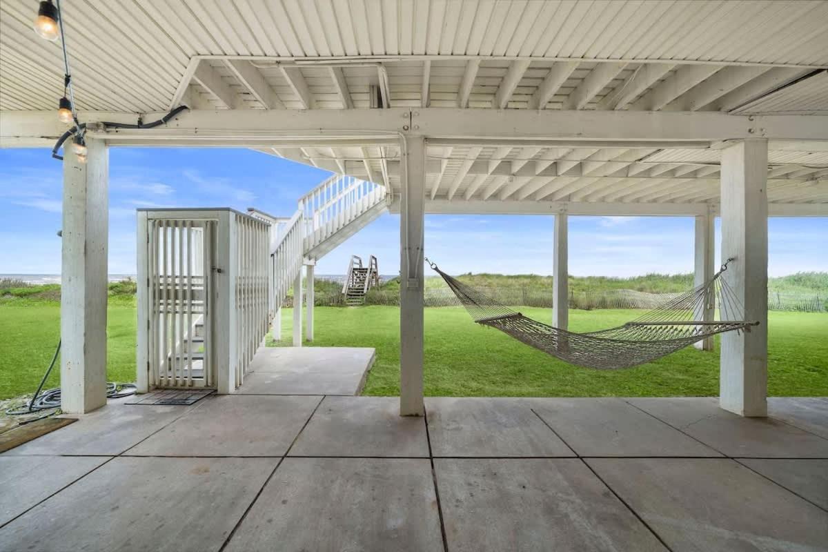 Beachfront Beauty With Hot Tub - 10 Steps To Sand Villa Galveston Exterior photo