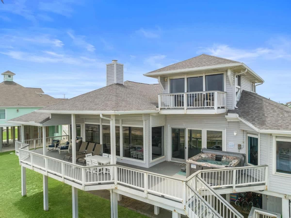 Beachfront Beauty With Hot Tub - 10 Steps To Sand Villa Galveston Exterior photo