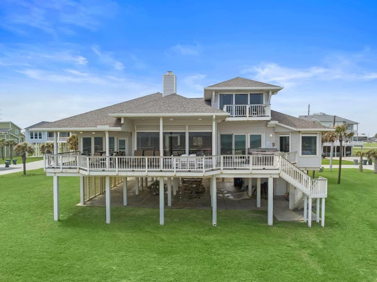 Beachfront Beauty With Hot Tub - 10 Steps To Sand Villa Galveston Exterior photo